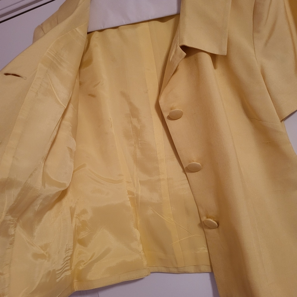 Donna Morgan lemon yellow silk suit - Picture 2 of 7